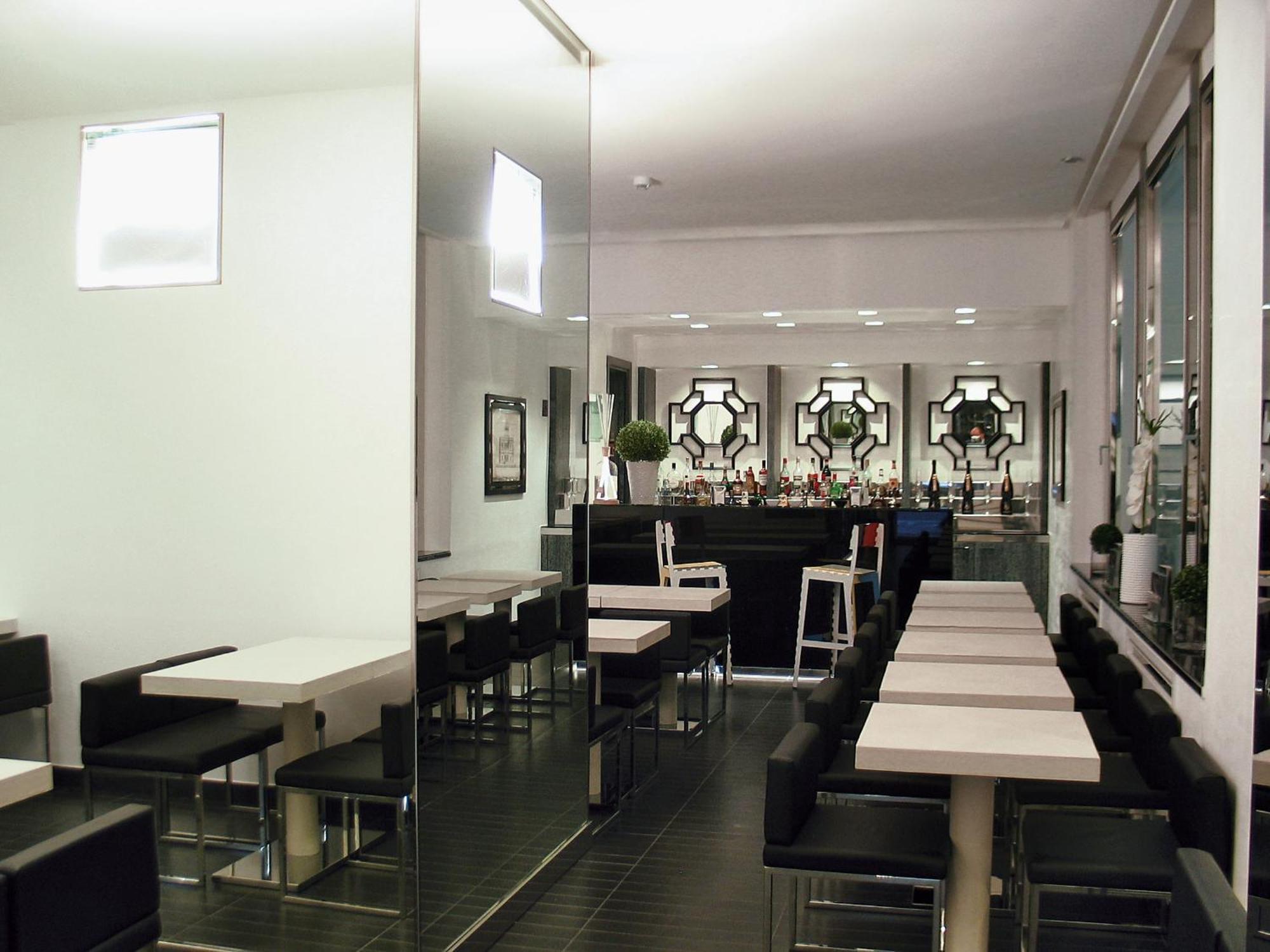 Lhp Hotel Napoleon, Milan